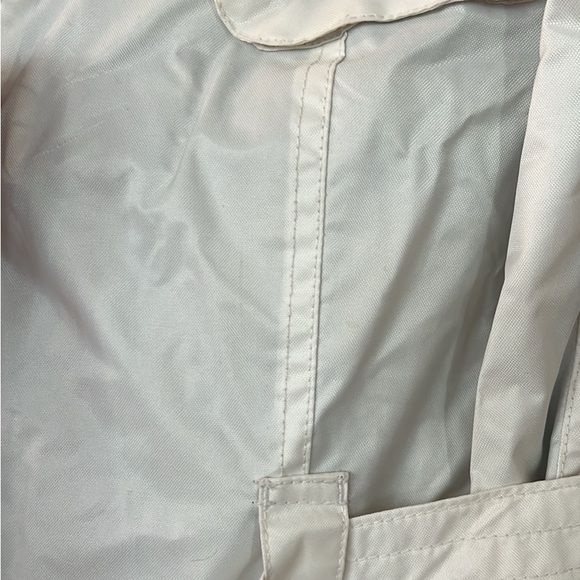 Barbour Women's White Utility Jacket with Brown Collar - Picture 5 of 5